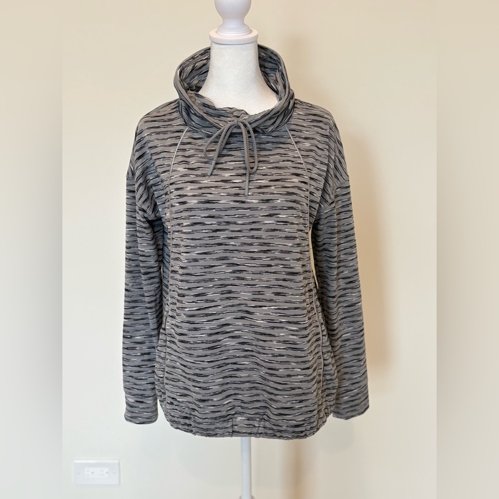T by TALBOTS gray and navy activewear top.